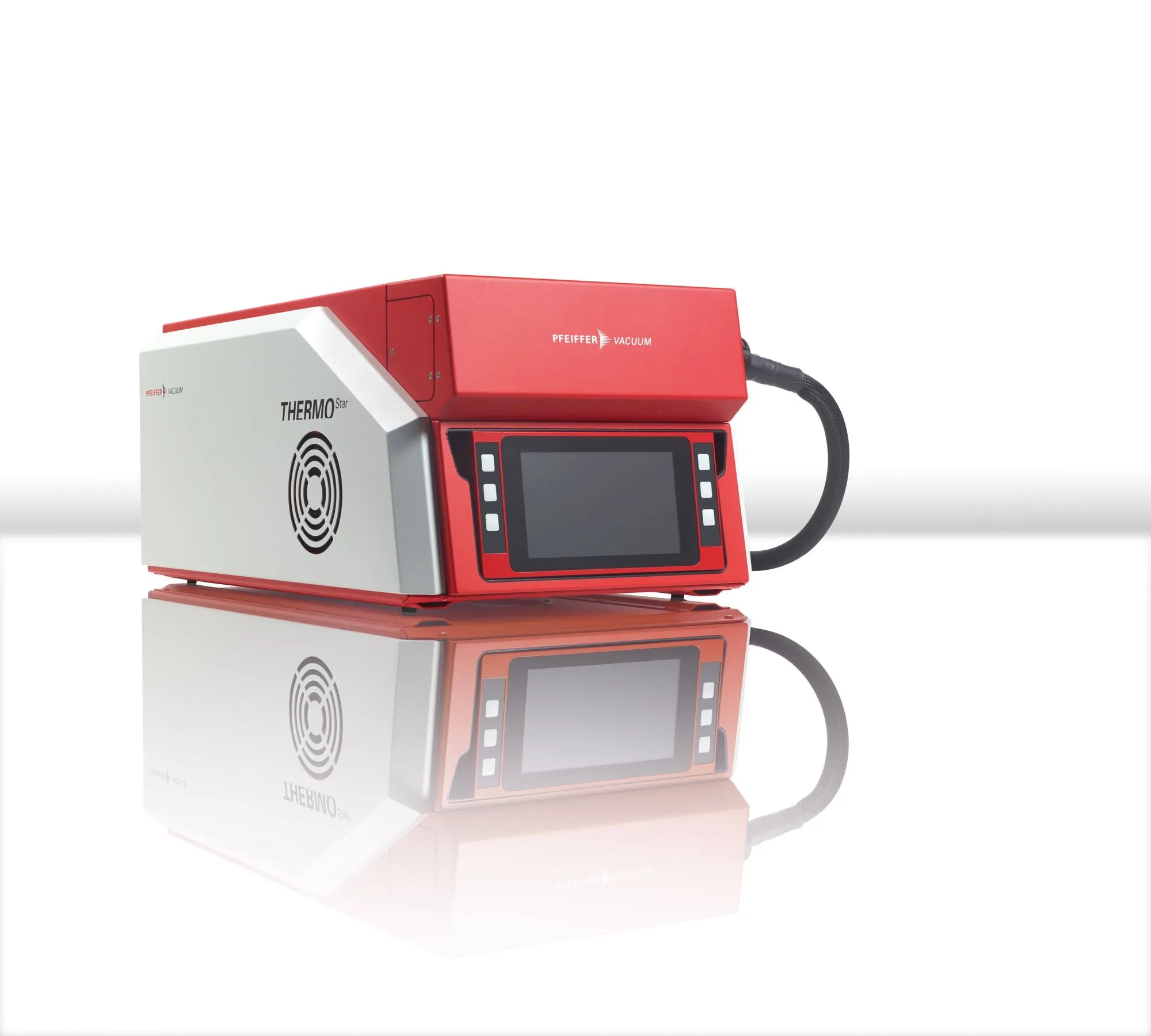 Quadrupole mass spectrometer coupled to a thermogravimetric analyzer